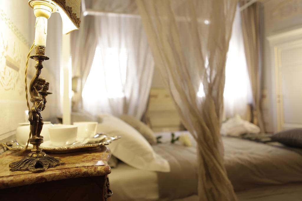 مبيت وإفطار بيزا Residenza D'Epoca -Santa Caterina الغرفة الصورة
